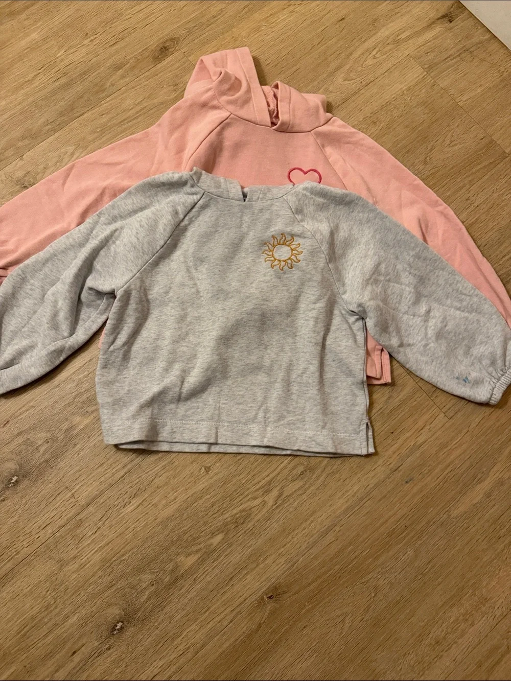 2 Kids Pink Hoodie & Gray Sweatshirt Set - Cute Heart & Sun Motifs